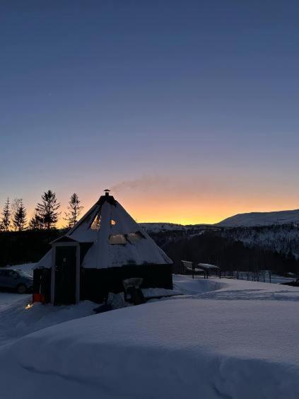 Апартаменты Hessdalen Ufocamp Varhus Номер фото