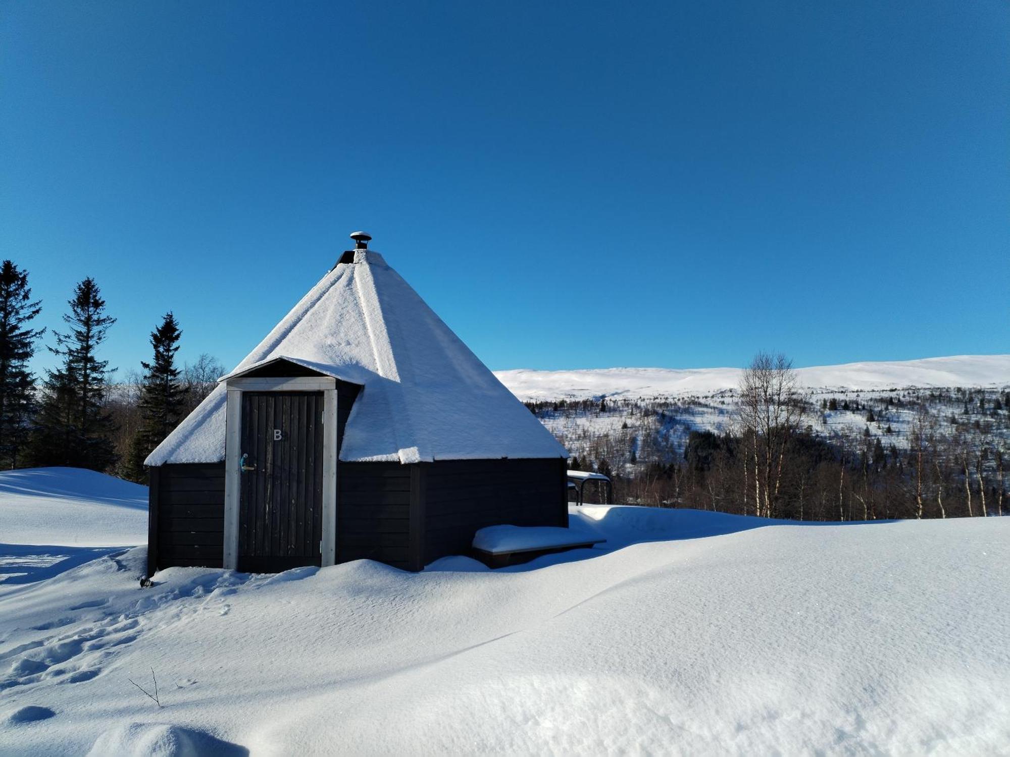 Апартаменты Hessdalen Ufocamp Varhus Номер фото