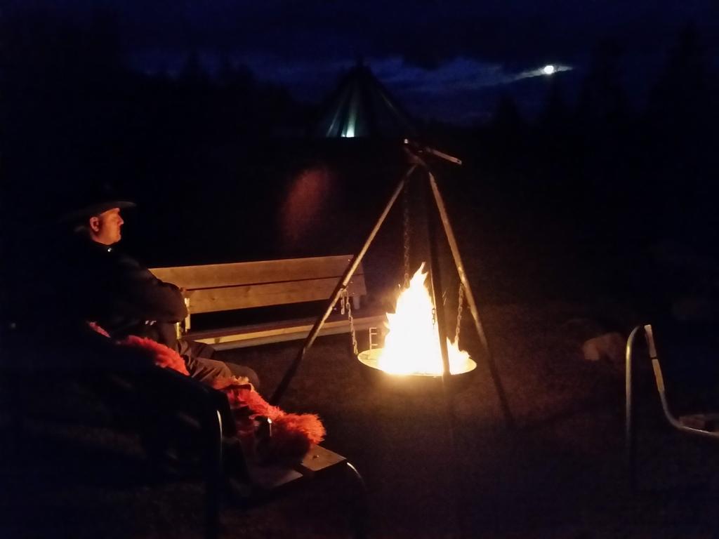 Апартаменты Hessdalen Ufocamp Varhus Экстерьер фото